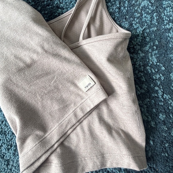 Set of 2 Halo Performance Crops - Picture 6 of 6